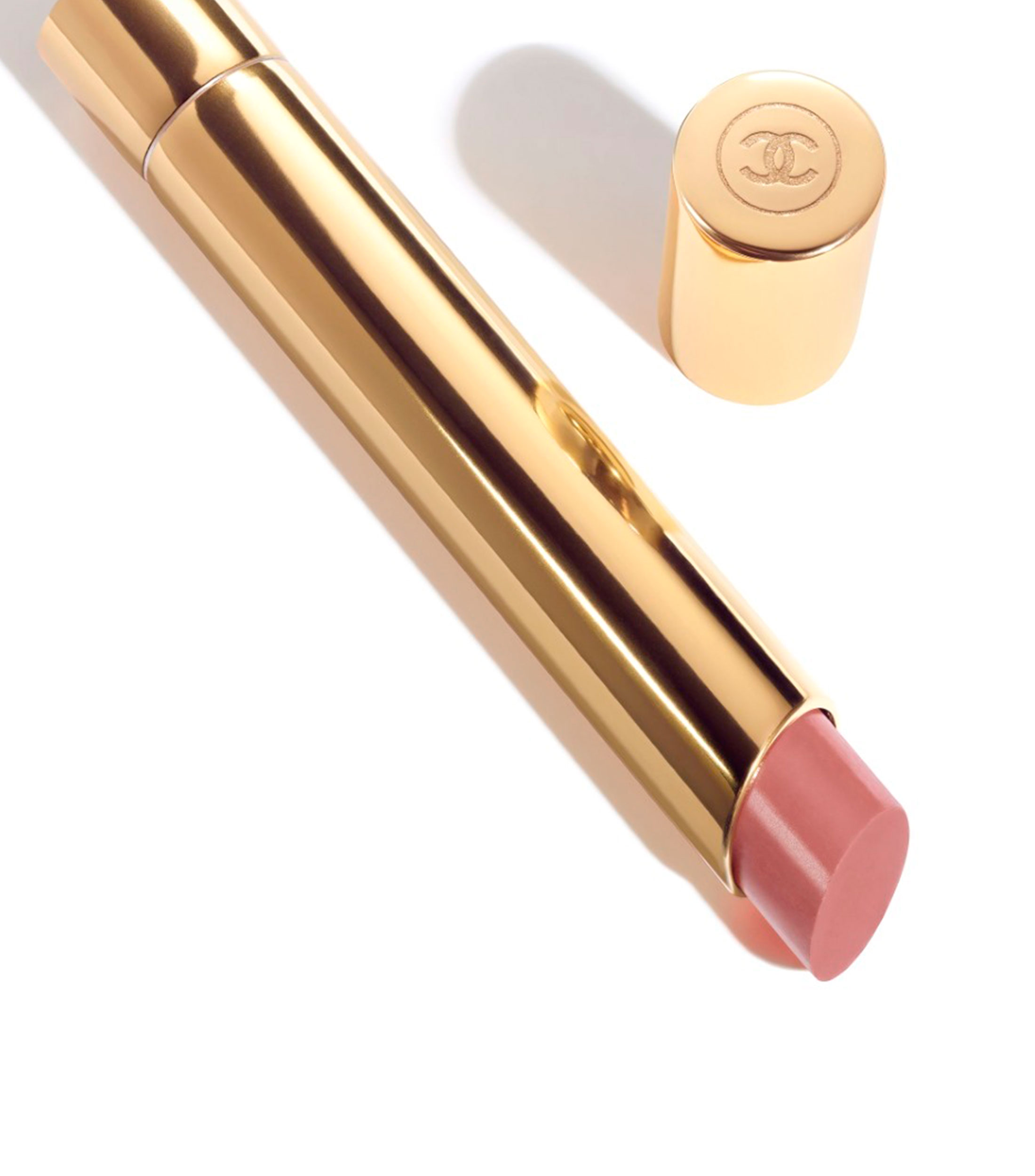 LA BARRA DE LABIOS DE ALTA INTENSIDAD. CONCENTRADO DE LUZ Y TRATAMIENTO